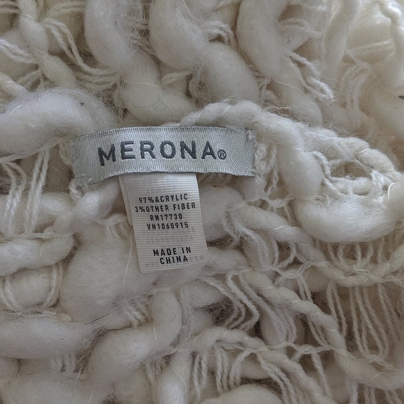 💕HOST PICK💕 Fluffy Scarf - Picture 6 of 6